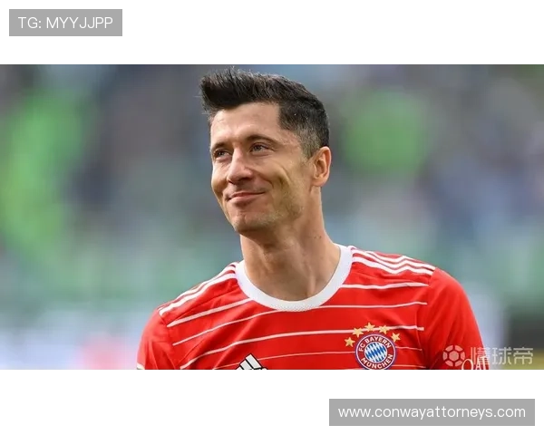 莱万多夫斯基术后恢复进展顺利，预计逐步回归训练