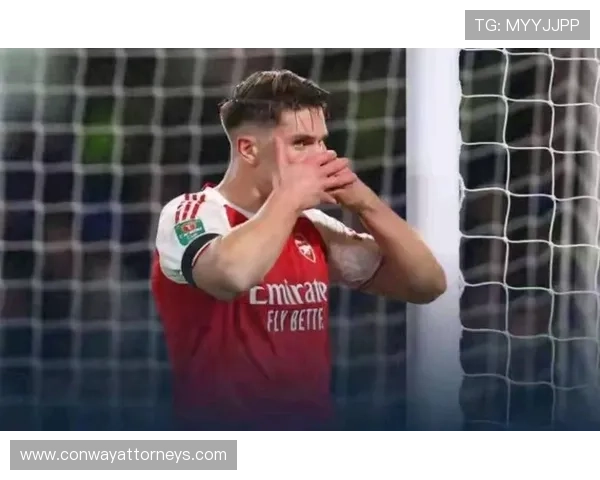 面对顶级后卫:加纳乔如何制造威胁 面对顶级后卫:加纳乔如何制造威胁